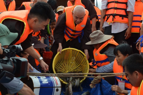 Releasing creatures and offering for summer retreat in Western Province