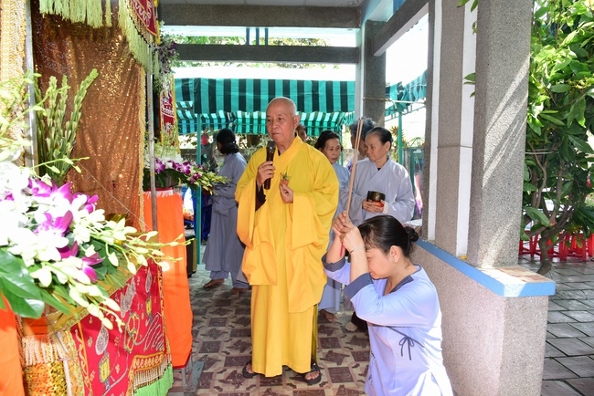 Lễ cầu siêu tại Hóc Môn