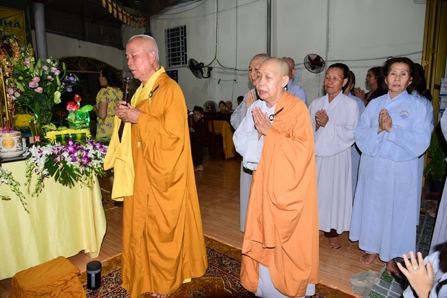 The rite praying for rebirth to Nun Ven. Thich Nu Nhuan Nha