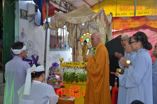 A praying ceremony for the rebirth and releasing creatures in Cu Chi