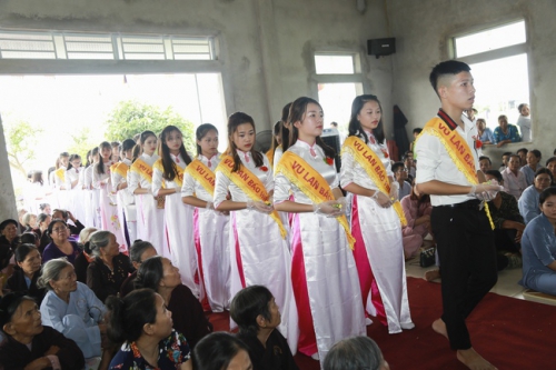 Ullambana ceremony at Dong Cao pagoda in Thanh Hoa province