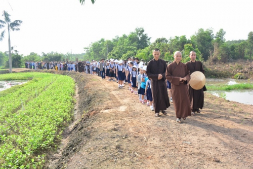 Extracurricular Course for Seeding Dutiful Practice in Tay Ninh Province