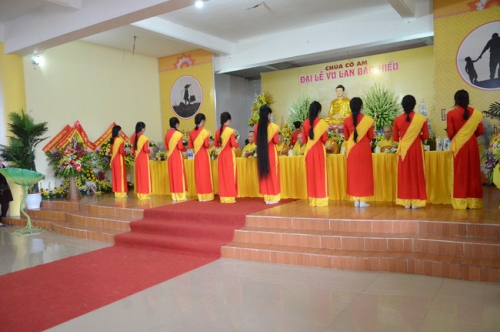 Tặng quà và tham dự Đại lễ Vu Lan Báo Hiếu tại chùa Cổ Am - Nghệ An