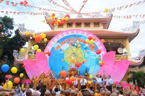 Management Board of the Buddhist Congregation of Vietnam (MBBCVN) in Hoc Mon District held the 2561th Vesak