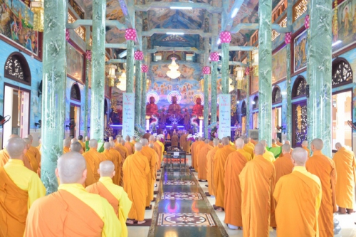 Management Board of Vietnamese Buddhist Propaganda (MBVBP) in Hoc Mon district holds Pravaranà Ceremony at Phap Buu Pagoda