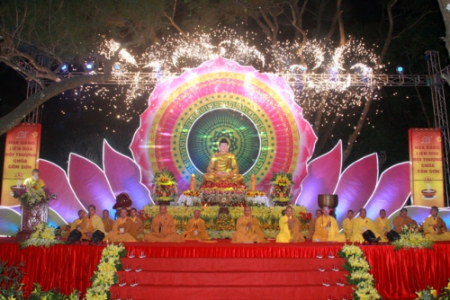 Lotus Candle-Light Ceremony at Con Son Head Pagoda, Hai Duong