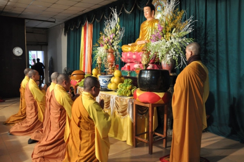 The Ceremony of Taking Refuge at Dien Quang pagoda, Bac Ninh province.