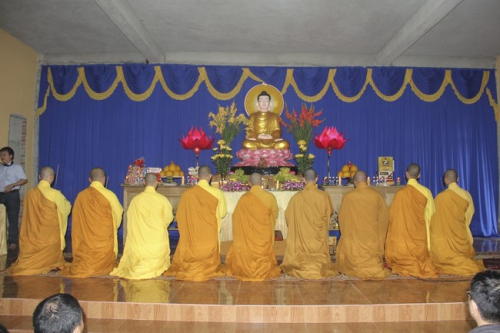 New Year’s Praying Ceremony for Peace at Giai Lam Pagoda - Ha Tinh.