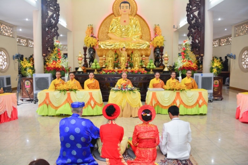 Witnessing the Wedding Ceremony at Pagoda