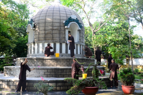 Preparation for the Anniversary of Founder’s Death