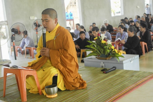 Tu niệm Phật một ngày tại chùa Đống Cao - Thanh Hóa