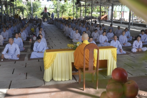 One- day retreat at Hoang Phap Temple in Cambodia