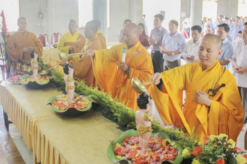 Lễ Phật đản tại chùa Giai Lam - Hà Tĩnh