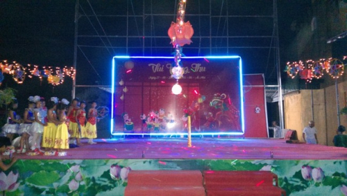 Enjoying mid – autumn festival at đong cao – thanh hoa pagoda.