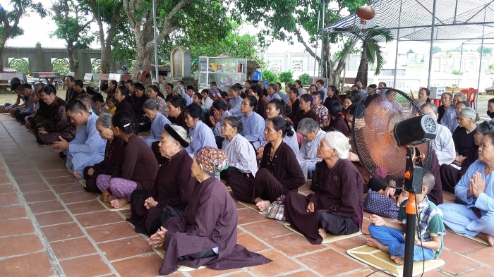 One-day Retreat of Buddha Recitation at Dong Cao Pagoda – Thanh Hoa province.