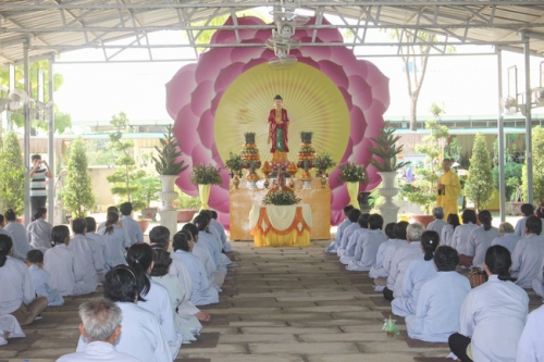 Tu niệm Phật một ngày tại Cambodia