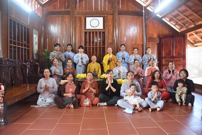 Ban Từ Thiện: Khánh tuế Hòa thượng Đạo trưởng tổ đình Hoằng Pháp và cúng dường chùa Nhất Pháp – Đồng Nai
