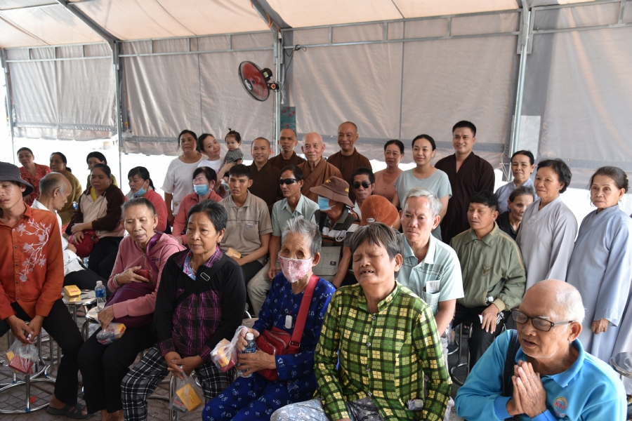 The rite praying for rebirth and giving gifts to the Blind in Tay Ninh