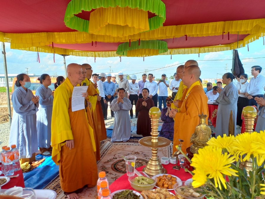 Groundbreaking ceremony of Hoa Phu Primary and Secondary School in Binh Duong by the Pagoda's Charity Board