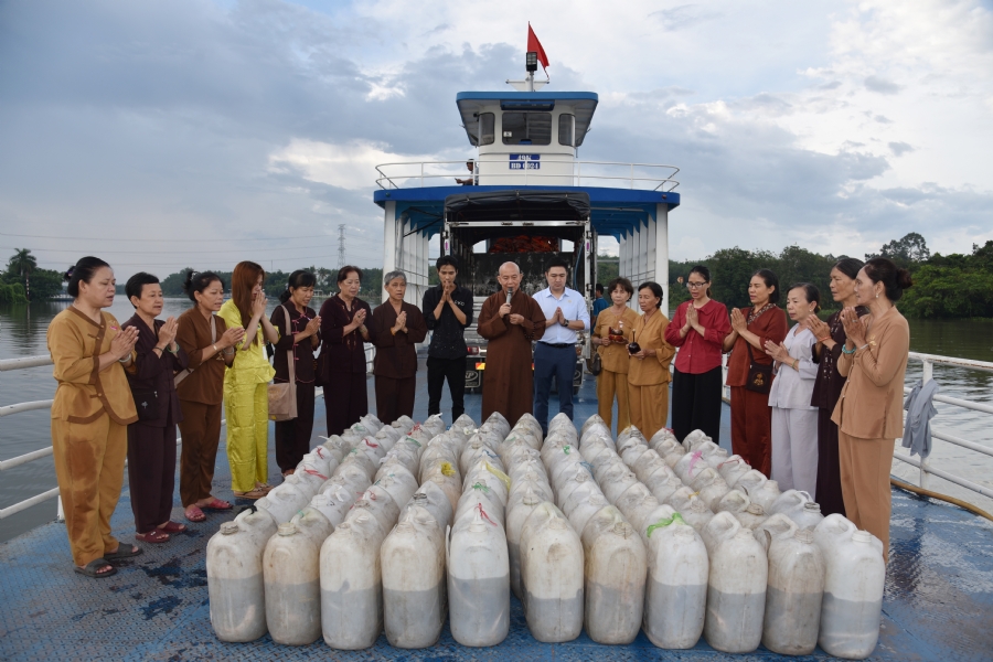 Releasing creatures on the Ullambana season of the Charity Board