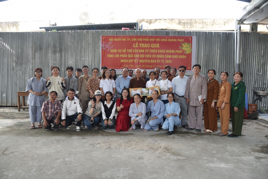 Charity Board: Giving gifts to the disadvantaged and disabled people on the Lunar New Year 2025