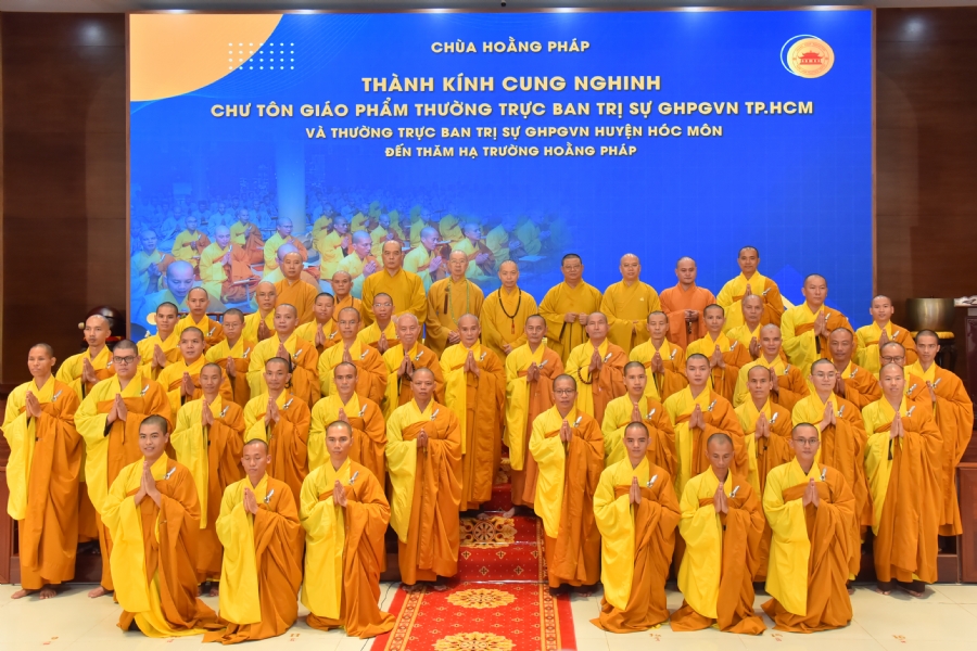 Permanent Director Board of Vietnam Buddhist Sangha visit Hoang Phap Pagoda
