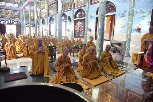 Pravārana Ceremony in Hoc Mon