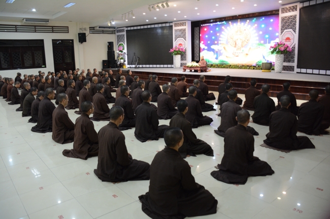 Chư Tăng chùa Hoằng Pháp cùng ôn lại oai nghi