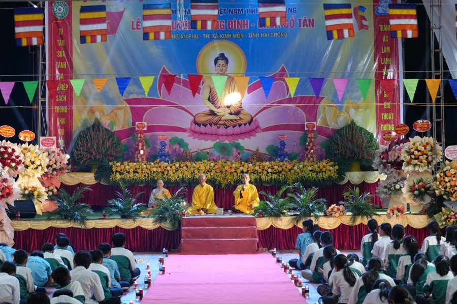 Traditional Festival and Candle Lighting Night of Co Tan Pagoda - Hai Duong