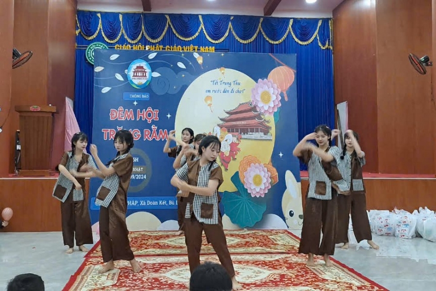 Chùa Đăng Pháp - Bình Phước: Khóa tu Một ngày an lạc và tặng quà Trung Thu