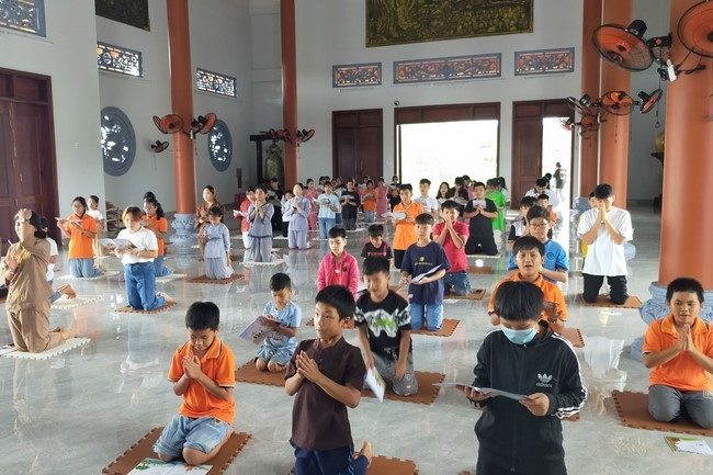 One-day Retreat for Teenager at Dang Phap Pagoda, Binh Phuoc