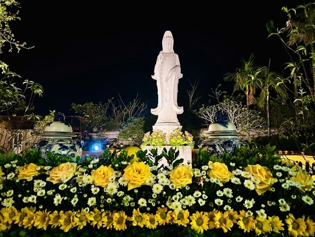 Memorial Night, Fulfillment Ceremony of the Five Hundred Names Vow and Chanting of Great Compassion Mantra Celebrating the Birthday of Avalokiteshvara Bodhisattva at Dong Cao Pagoda, Thanh Hoa