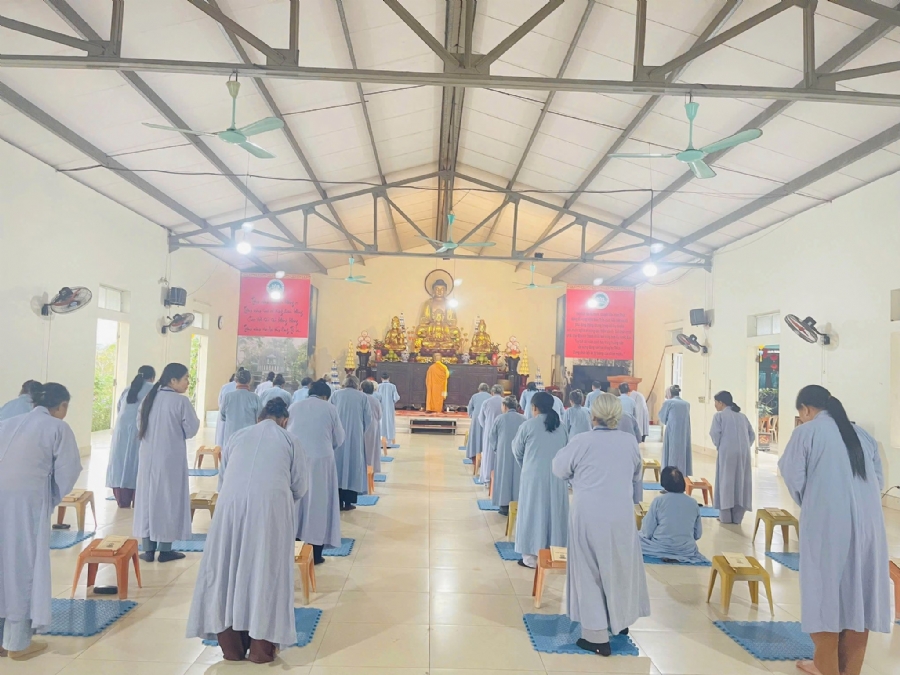 One - Day Practice at Dong Cao pagoda, Thanh Hoa