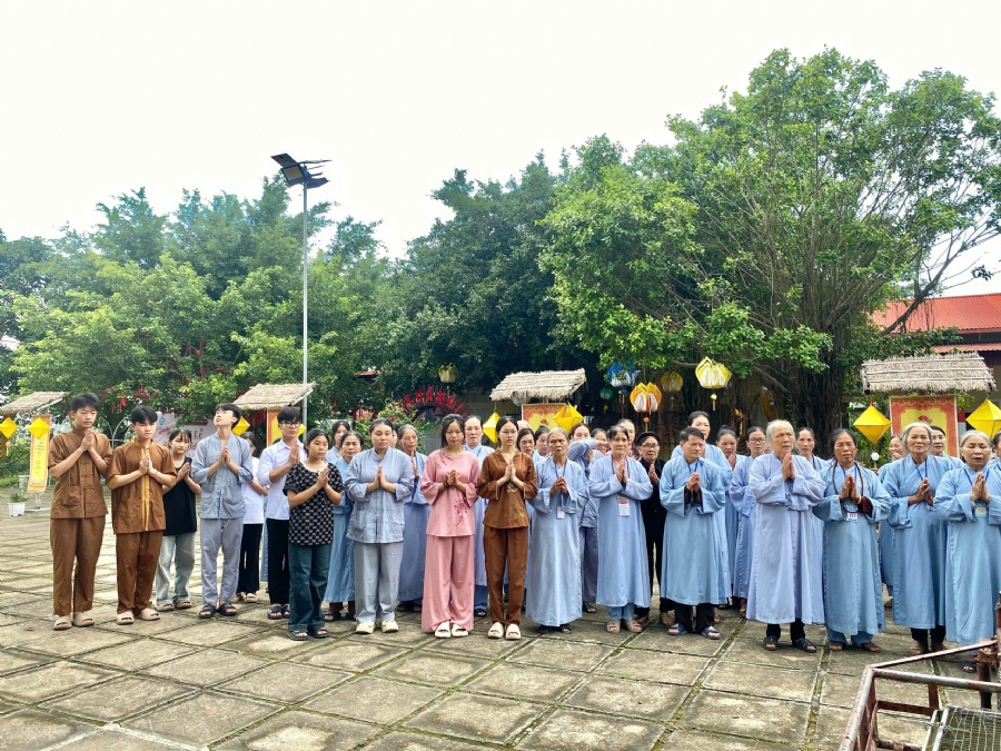 One - Day Practice at Dong Cao pagoda, Thanh Hoa