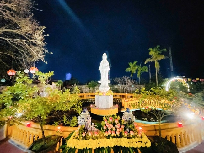 Great ceremony to celebrate the birthday of Bodhisattva Avalokitesvara at Dong Cao Pagoda - Thanh Hoa