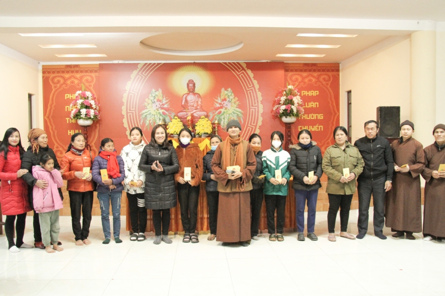 Chùa Giai Lam - Hà Tĩnh: Tu niệm Phật một ngày và Trao quà Tết