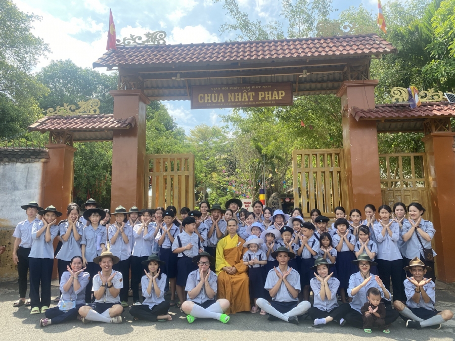 One-day Retreat for Teenager at Nhat Phap pagoda in Dong Nai