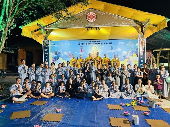 Chùa Nhất Pháp - Đồng Nai: Lễ Hoa đăng vía Đức Phật A Di Đà
