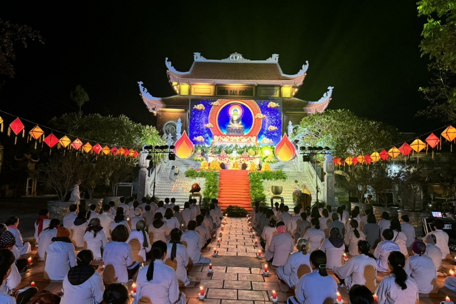 One- Day Practice and Candle Lighting Ritual to commemorate Amitabha’s Buddha at Tay Khanh Temple in Thai Binh