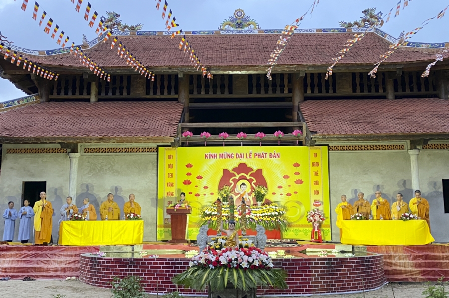 Solemnity of the Buddha's Great Birthday Ceremony at  Van Dai Phuoc Pagoda