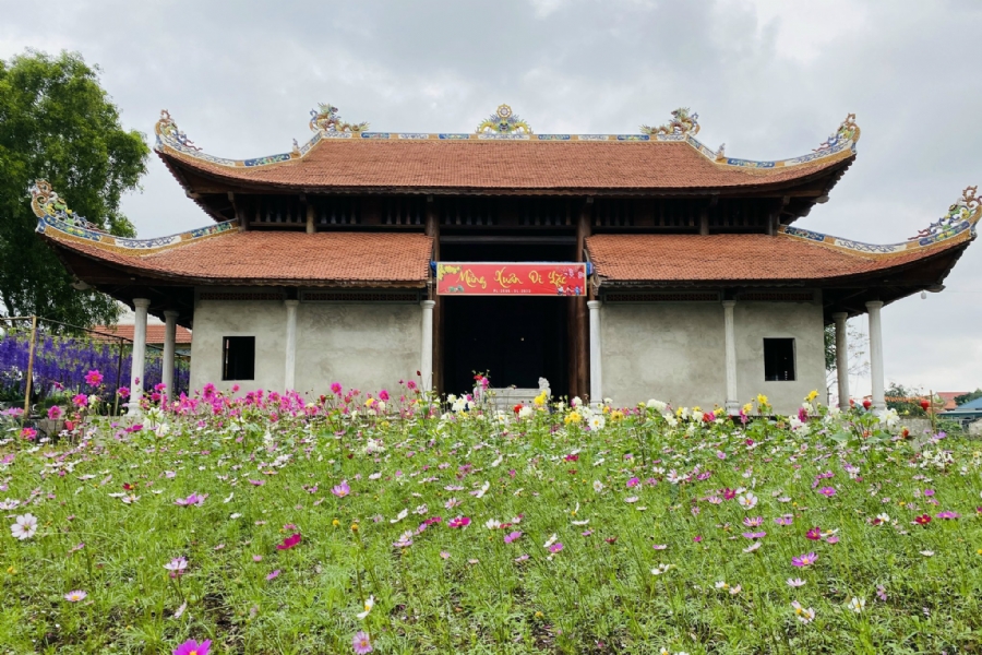 Affairs preparing for Lunar New Year at Vinh Phuc Pagoda