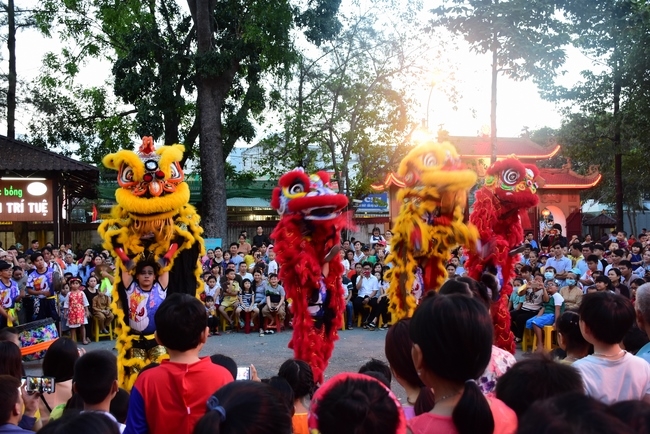 Chùm ảnh mồng ba Tết Mậu Tuất