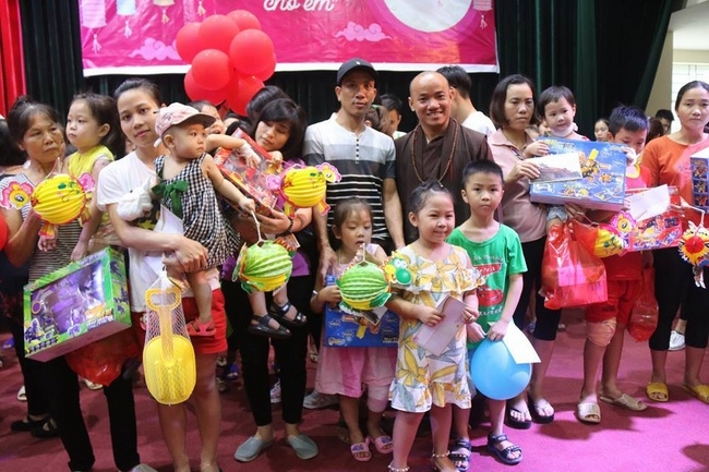 Chuỗi hoạt động mừng Tết Trung thu tại chùa Hòa Phúc