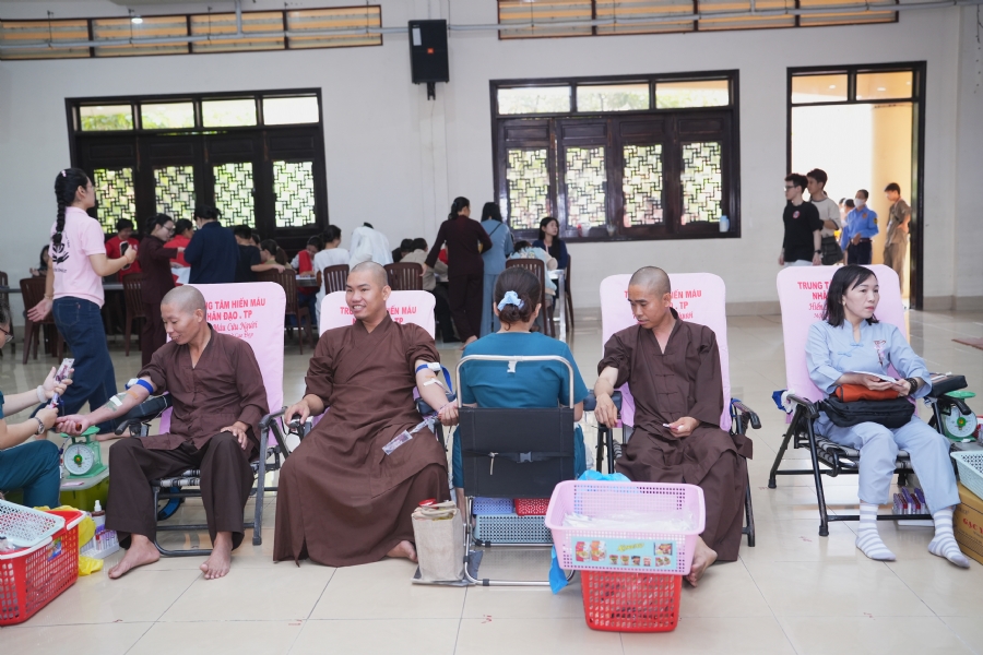CHƯƠNG TRÌNH HIẾN MÁU NHÂN ĐẠO | CHÙA HOẰNG PHÁP.