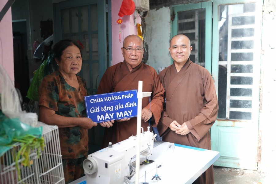 Chương trình từ thiện “Phương tiện nghĩa tình”.
