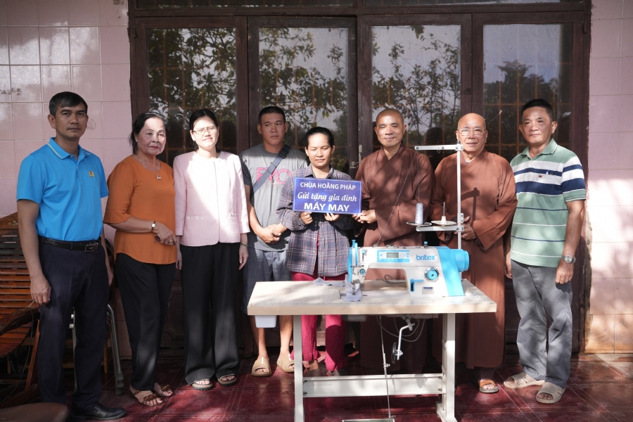 Chương trình từ thiện “Phương tiện nghĩa tình”