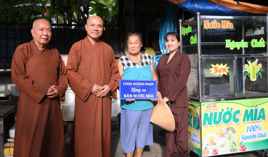 Chương trình từ thiện “Phương tiện nghĩa tình”.