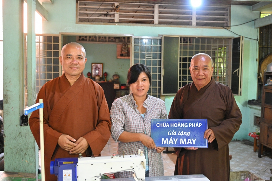 Chương trình từ thiện “Phương tiện nghĩa tình”.