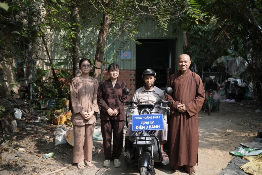 Chương trình từ thiện “Phương tiện nghĩa tình”.