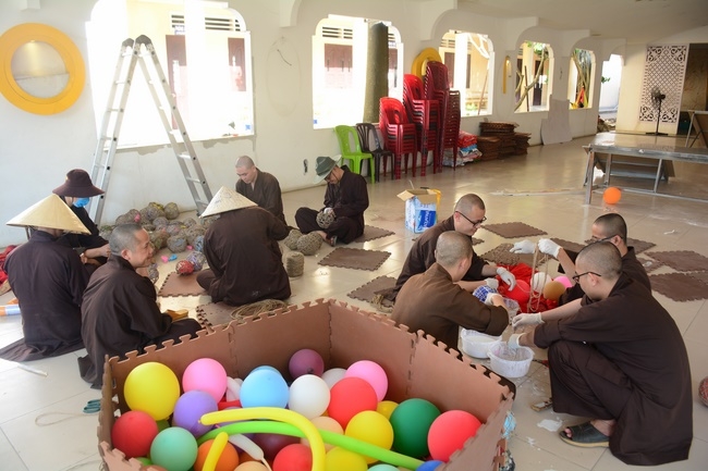 Series photos of activities preparing for the New Year 2020